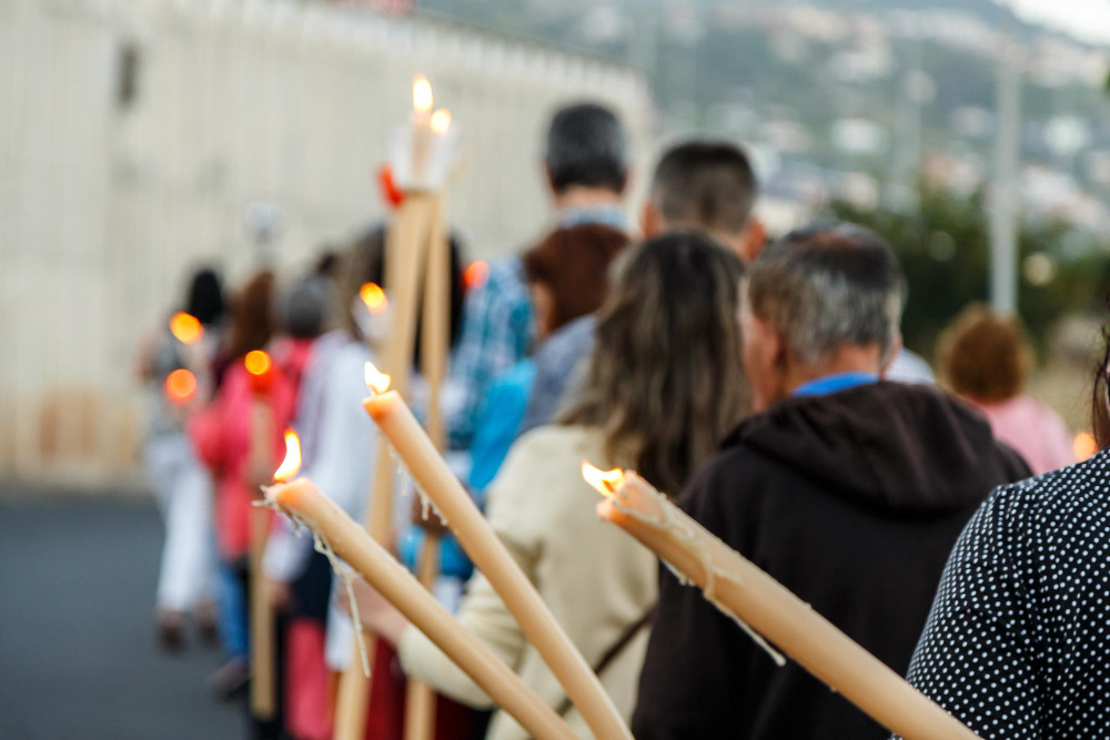 El origen de las velas en las procesiones religiosas